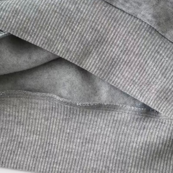 NWT Halloween Themed Gray, Pink and Black Mean Girls Sweatshirt in Size Small - Picture 4 of 7